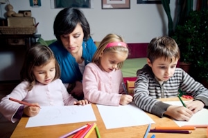 Welche Kinder leben in Armut? In Deutschland sind häufig Kinder von Alleinerziehenden betroffen.