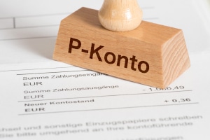 Auf dem P-Konto ist ein Pfändungsfreibetrag von 1.500 Euro pro Kalendermonat geschützt.